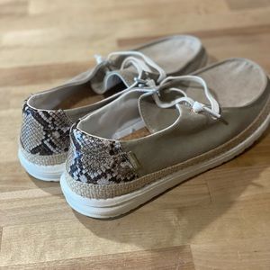 Brand new size 9 Hey Dudes. Wendy - Python brown